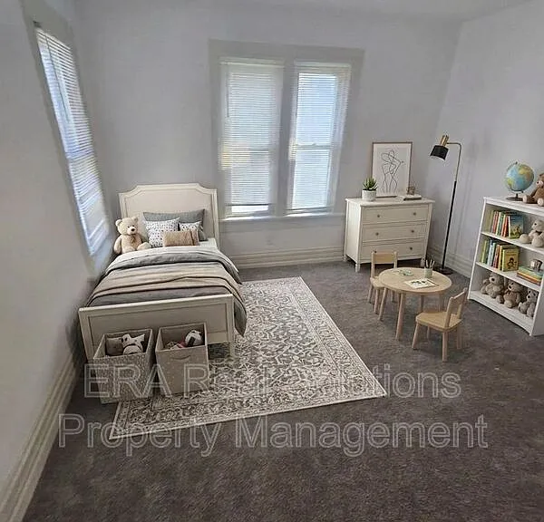 133 N Eureka Ave — Photo 6