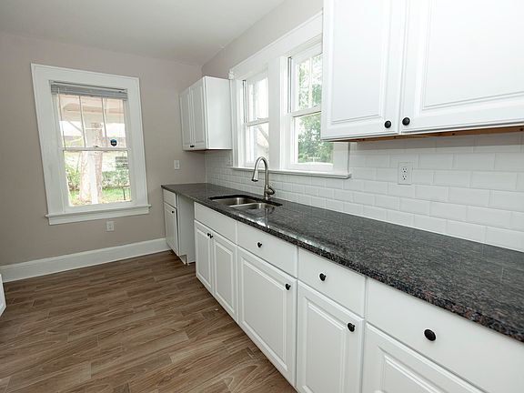 5th image of 585 E 58th St