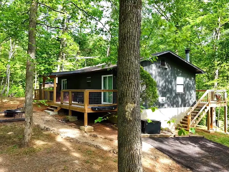 1709 Floyd Way — Photo 1