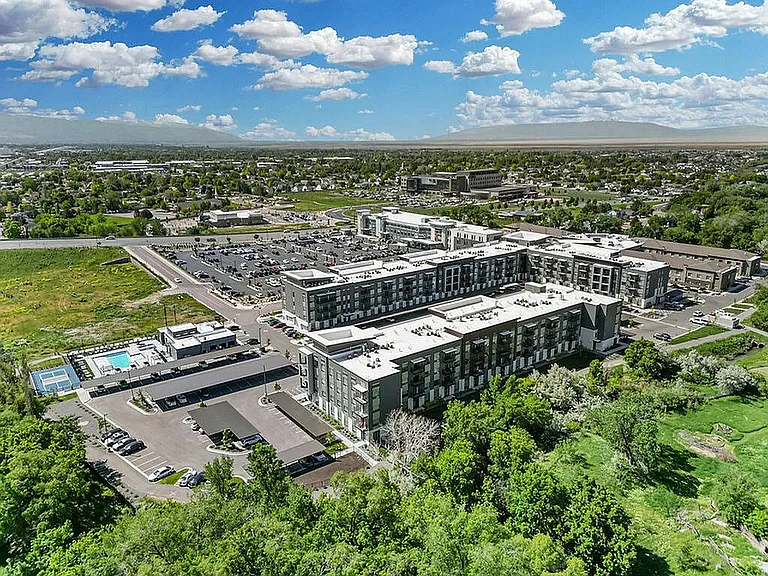 The Parkway Apartments — Photo 34