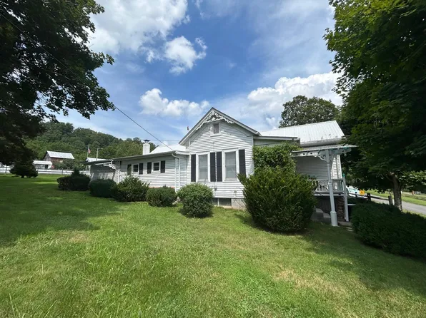 223 Axtell Ave, Renick, WV 24966