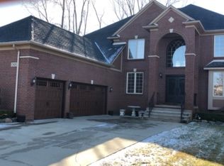 13420 Amberglen Dr, Washington, MI 48094