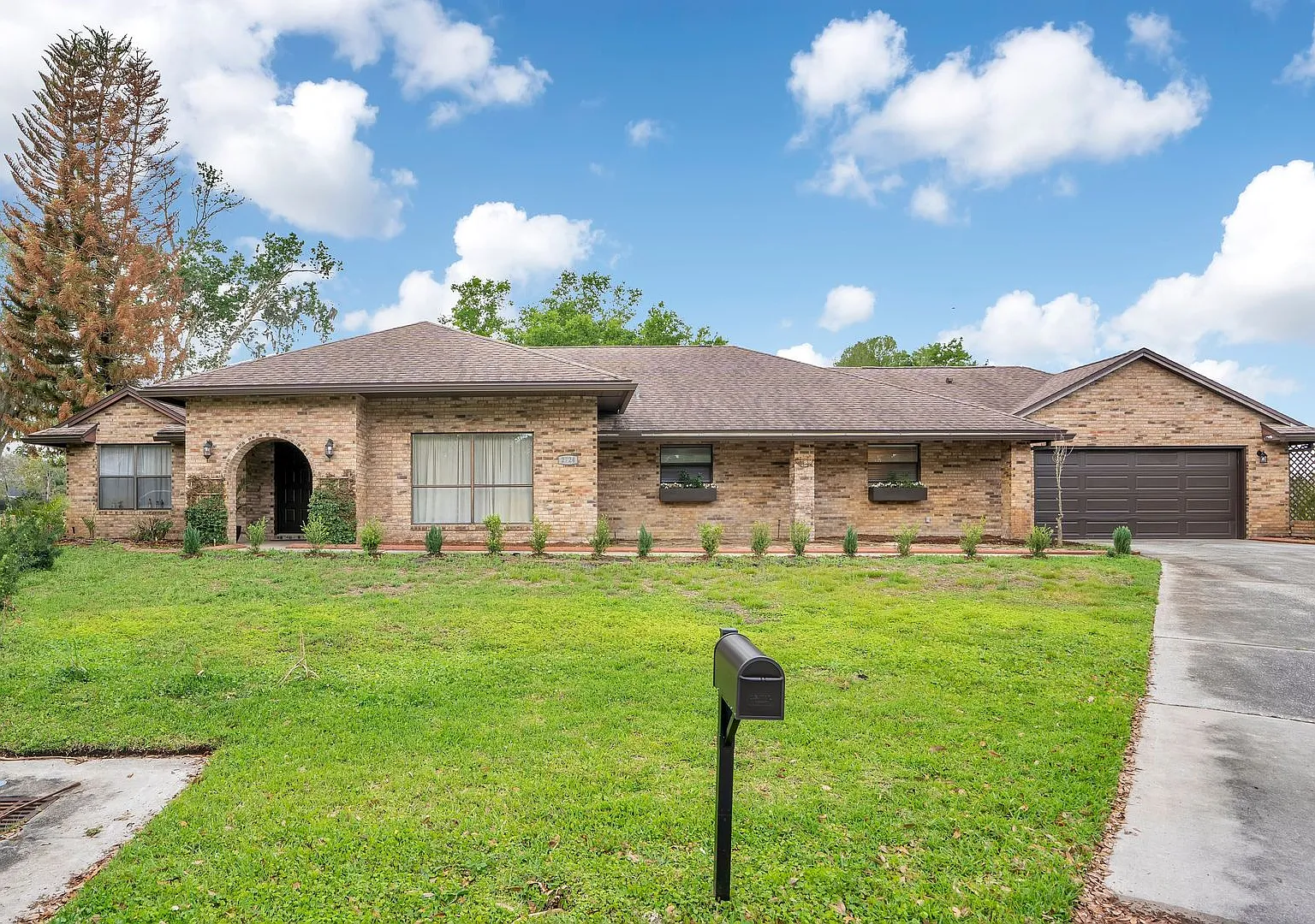 Spacious 3bed 2bath in Wedgefield! — Photo 1