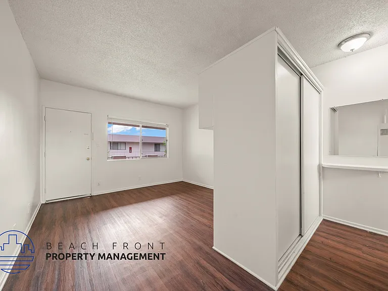 12233 Manor Dr. — Photo 3