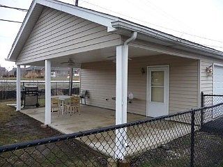 4th image of 460 Lincoln Ln