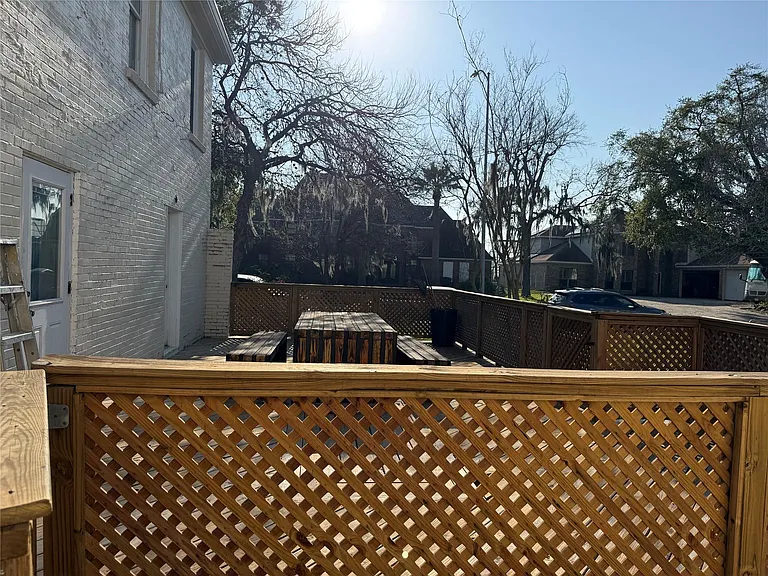8 Bayvilla St — Photo 10