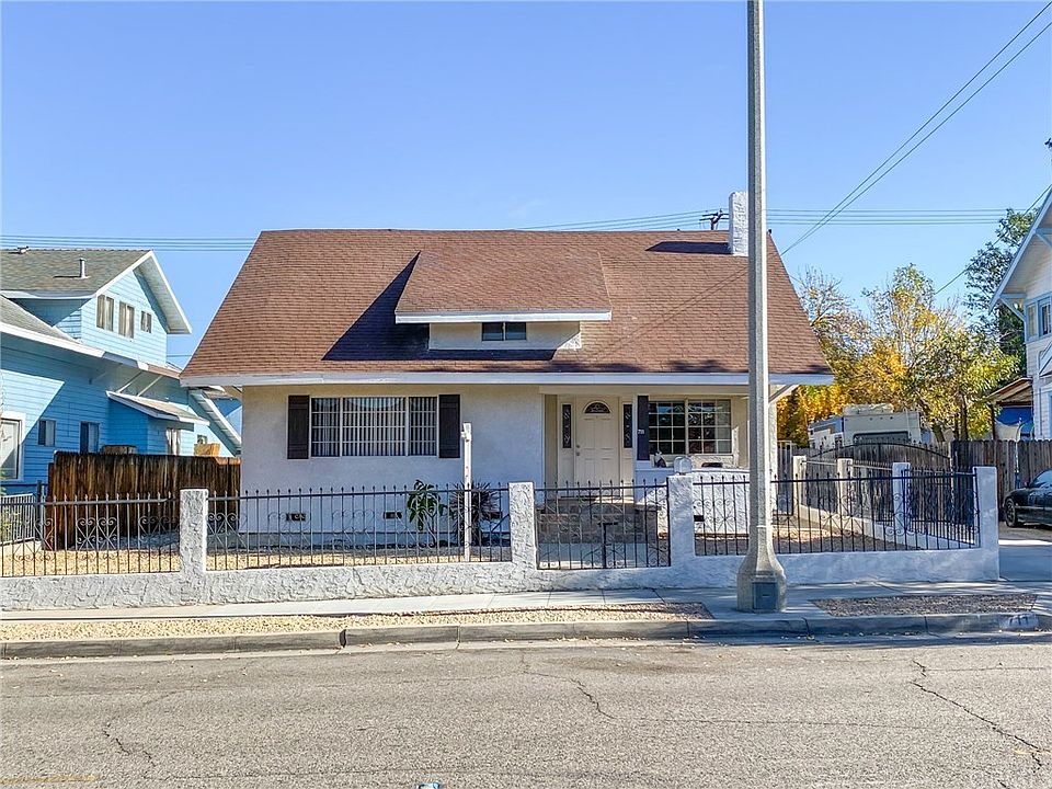 1st image of 711 S Ramona Ave