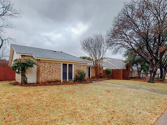 2nd image of 3702 Balfour Pl