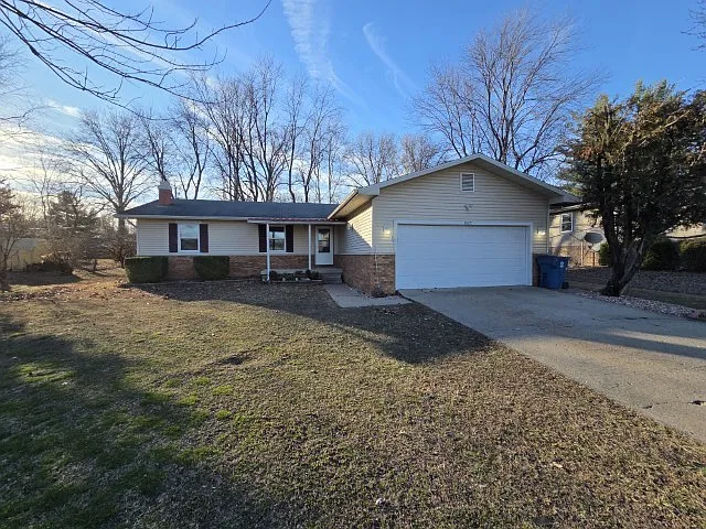 1025 Lake Shore Dr photo 1