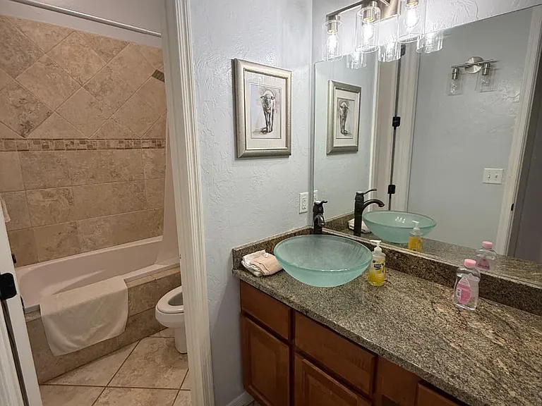 2902 N Udall St — Photo 30