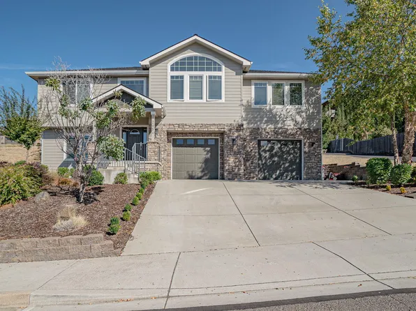 2454 Herrington Way, Medford, OR 97504