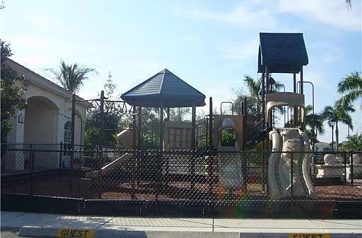 4203 Myrtlewood Cir E #4203 — Photo 16