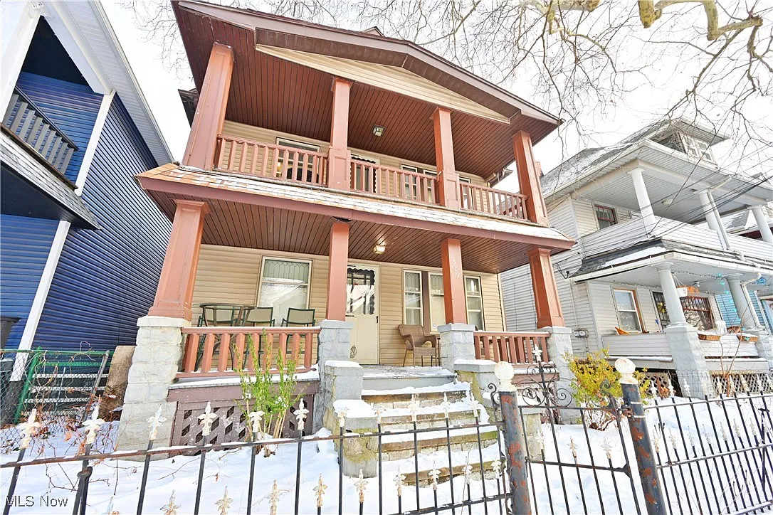 2589 W 10th St photo 1