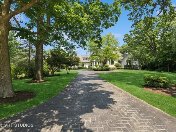 1310 Gavin Ct, Lake Forest, IL 60045