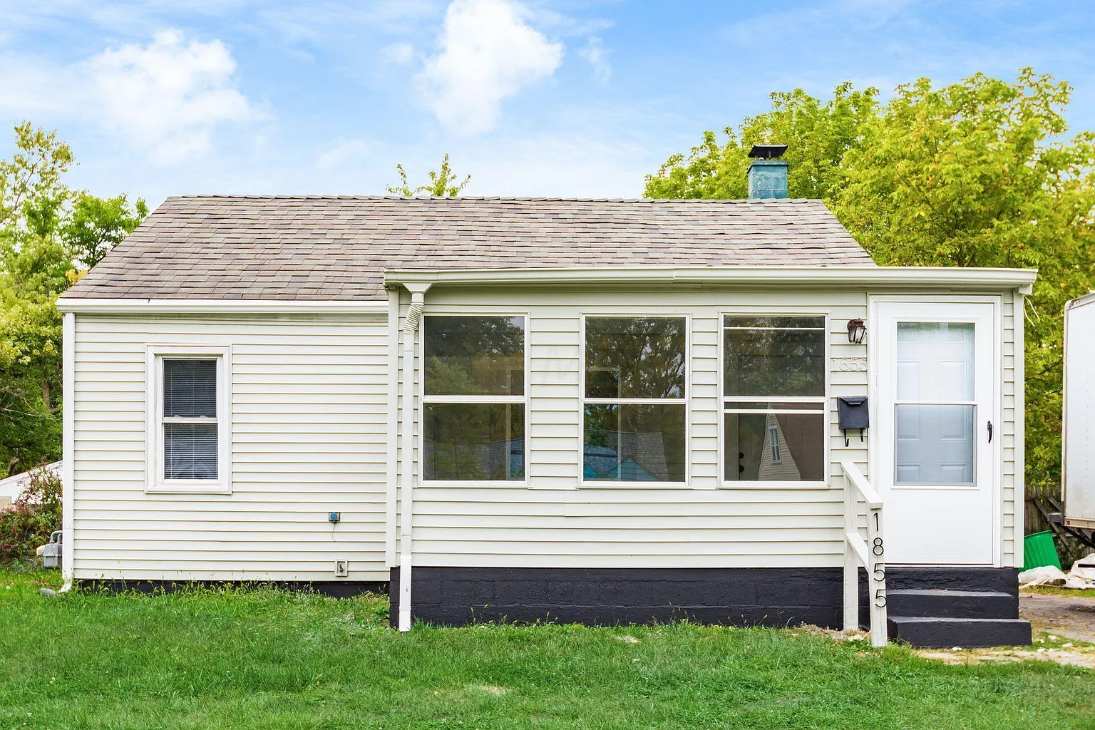 1855 Jermain Dr photo 1