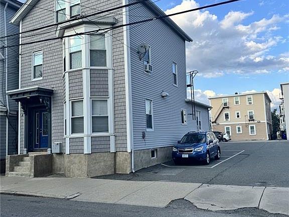 2nd image of 90 Sutton St