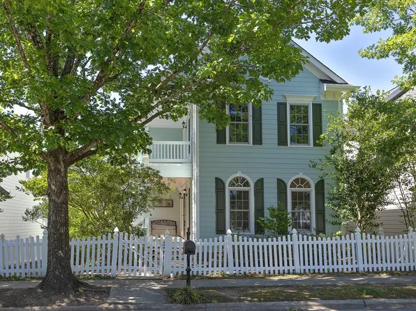 605 Carpenter Town Ln, Cary, NC 27519