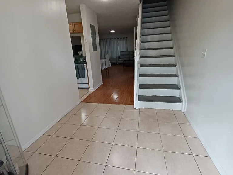 4151 NW 67th Ter — Photo 18