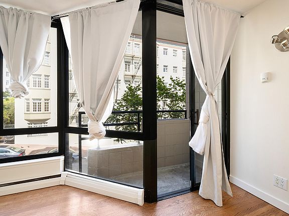 5th image of 900 Bush St #220