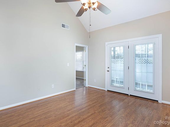 3rd image of 1737 Hidden Creek Dr
