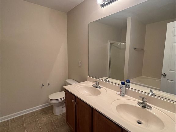 3rd image of 34 Ackland Dr