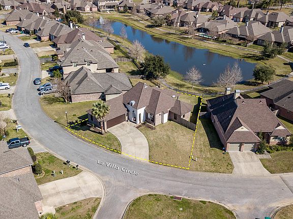 4th image of 325 La Villa Cir