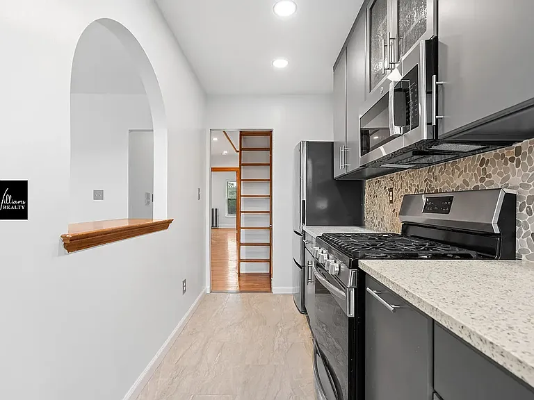 126 Bainbridge St #4 — Photo 10
