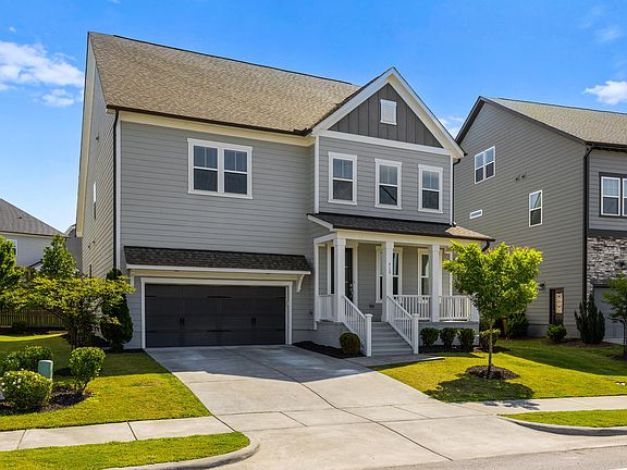 2nd image of 912 Village View Ln