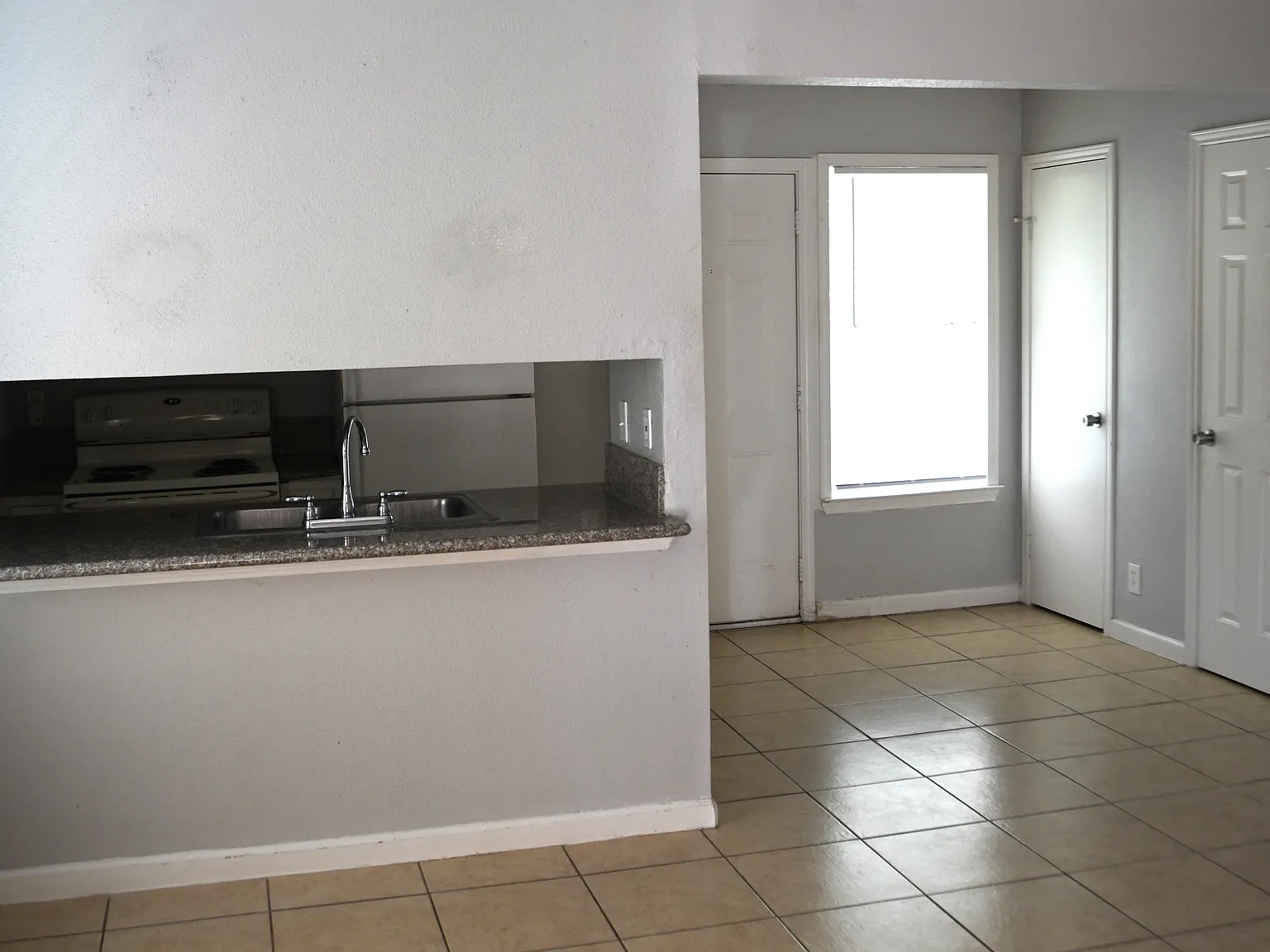 2 bed, 825 sqft, $875 — Photo 3