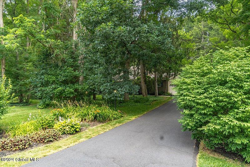 3rd image of 17 Northwood Drive