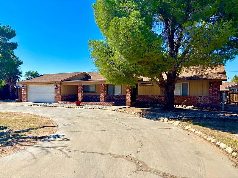 3 bed, 2.0 bath, 1363 sqft, $2,350 — Photo 1