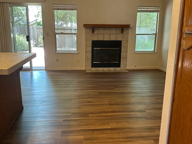 643 Lunardi Way — Photo 6