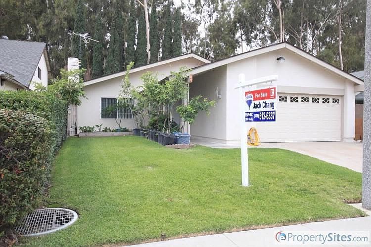 1st image of 2813 Greenleaf Dr