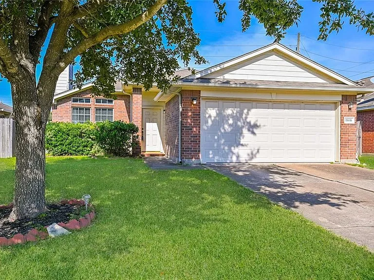 18446 S Wimbledon Dr — Photo 1