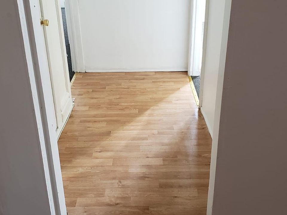 2nd image of 302 Woodside Ave APT 2