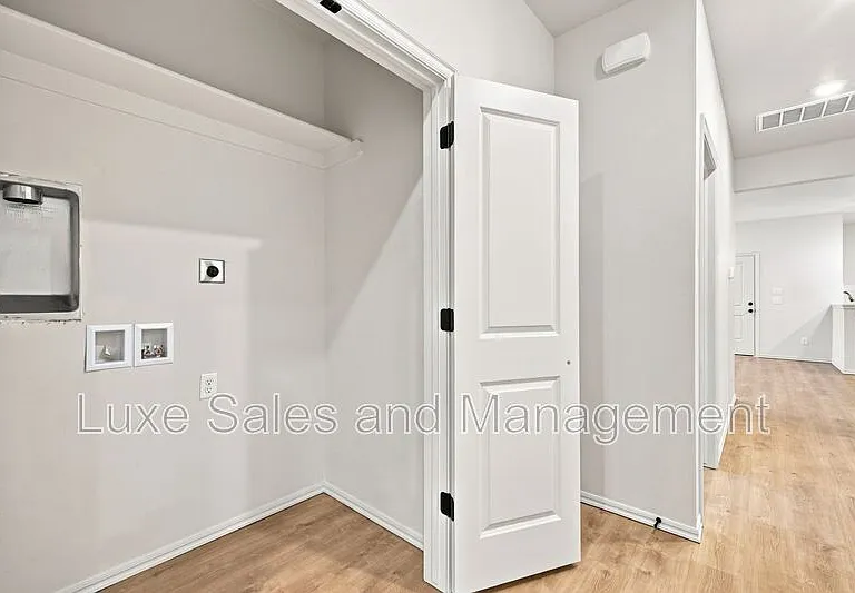8012 NW 110th Dr — Photo 17