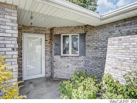 3rd image of 650 Golden Oaks Dr Unit 7