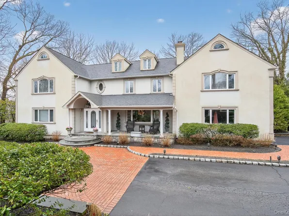 23 Beaverhill Lane, Huntington, NY 11743