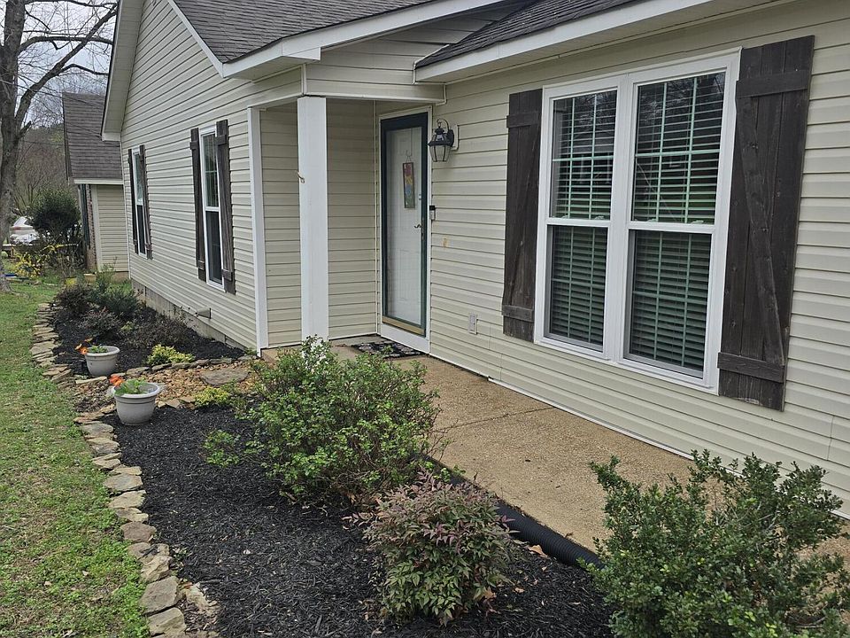 1st image of 162 Aspen Ave