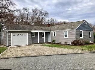 22 South Trl, Niantic, CT 06357