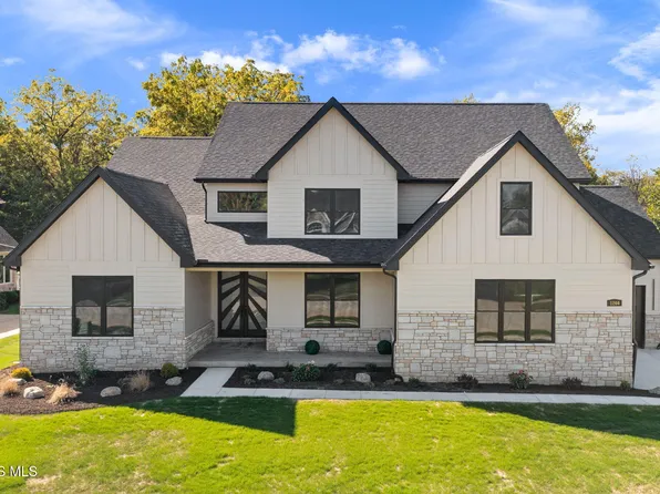 1266 Brookwoode Rd, Perrysburg, OH 43551
