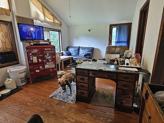 5th image of 221 Brantley Rd