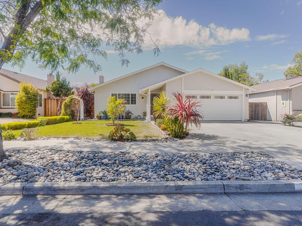 1st image of 4119 Arpeggio Ave