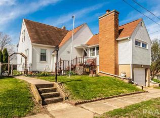 206 Illinois Ave, Spring Bay, IL 61611