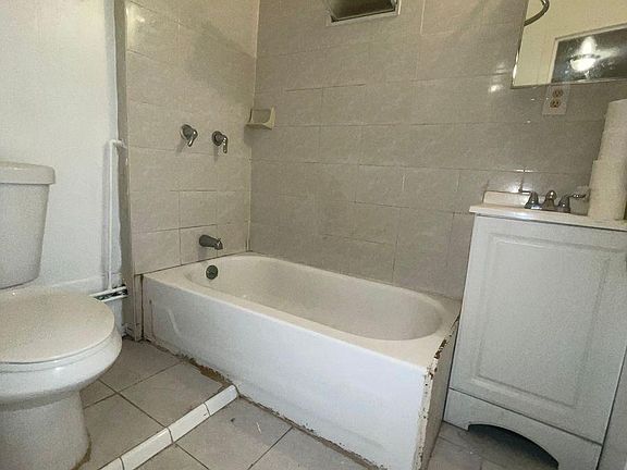 4th image of 15015 118th Ave #1B