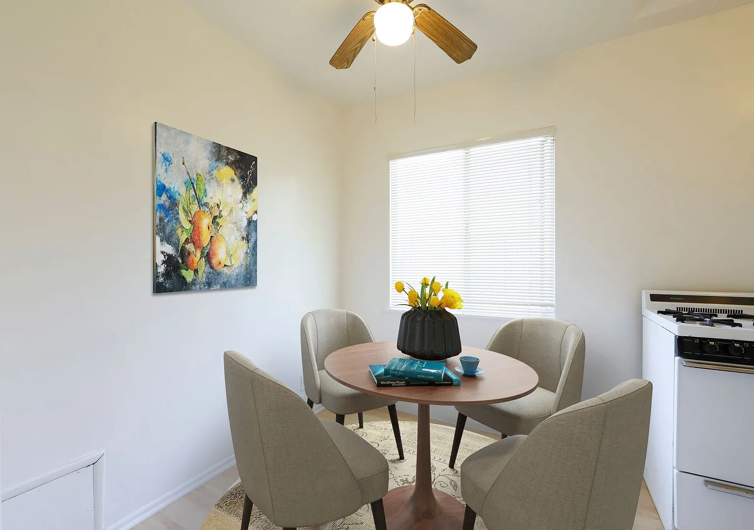 Levering Arms Apartments — Photo 3