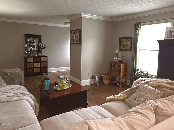4th image of 2734 Oakland Ave #F58