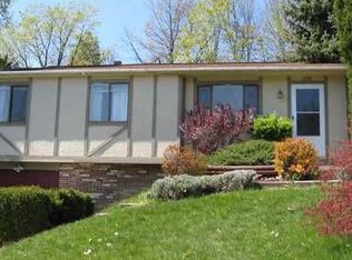3522 Woodlake Dr, Allison Park, PA