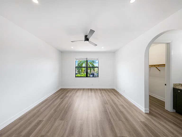 9065 Watercrest Cir E — Photo 34