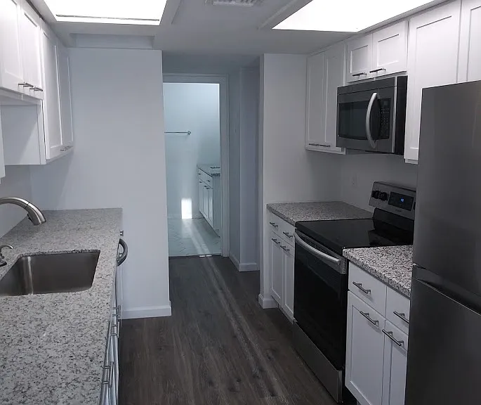 140 Bradshaw Dr #4 — Photo 15